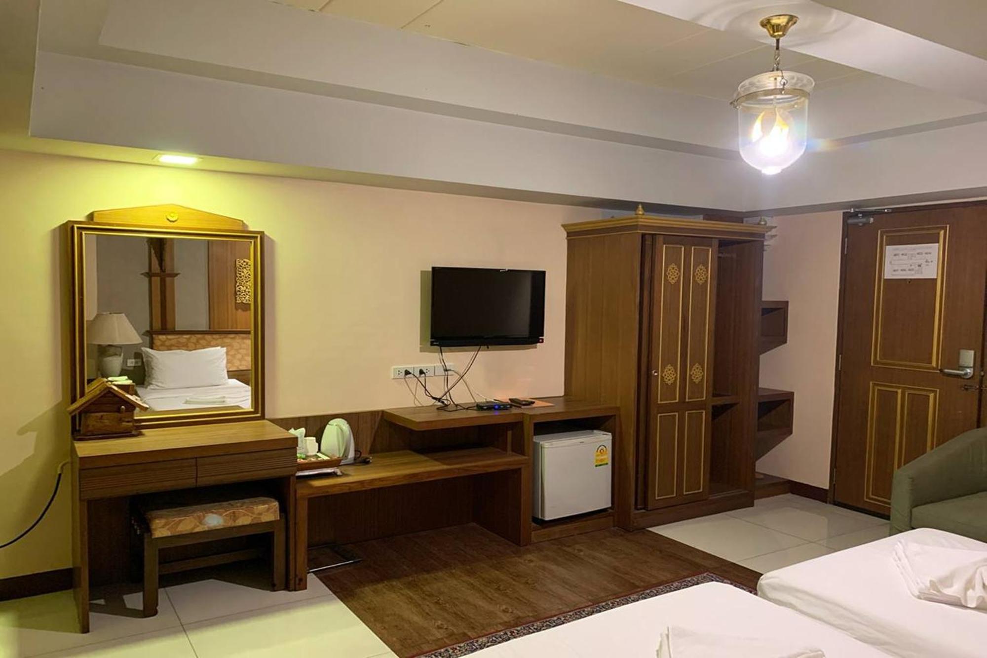Kim Hotel At Morleng Bangkok Luaran gambar