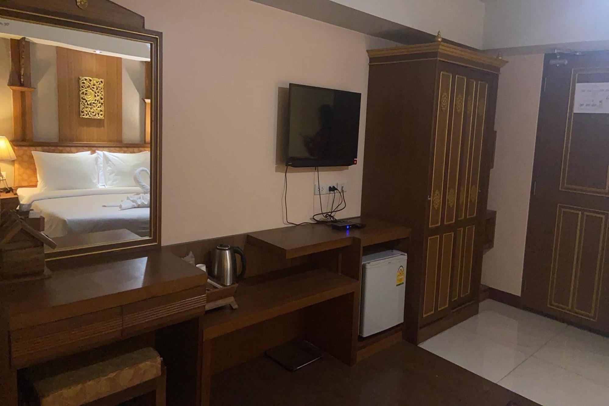 Kim Hotel At Morleng Bangkok Luaran gambar