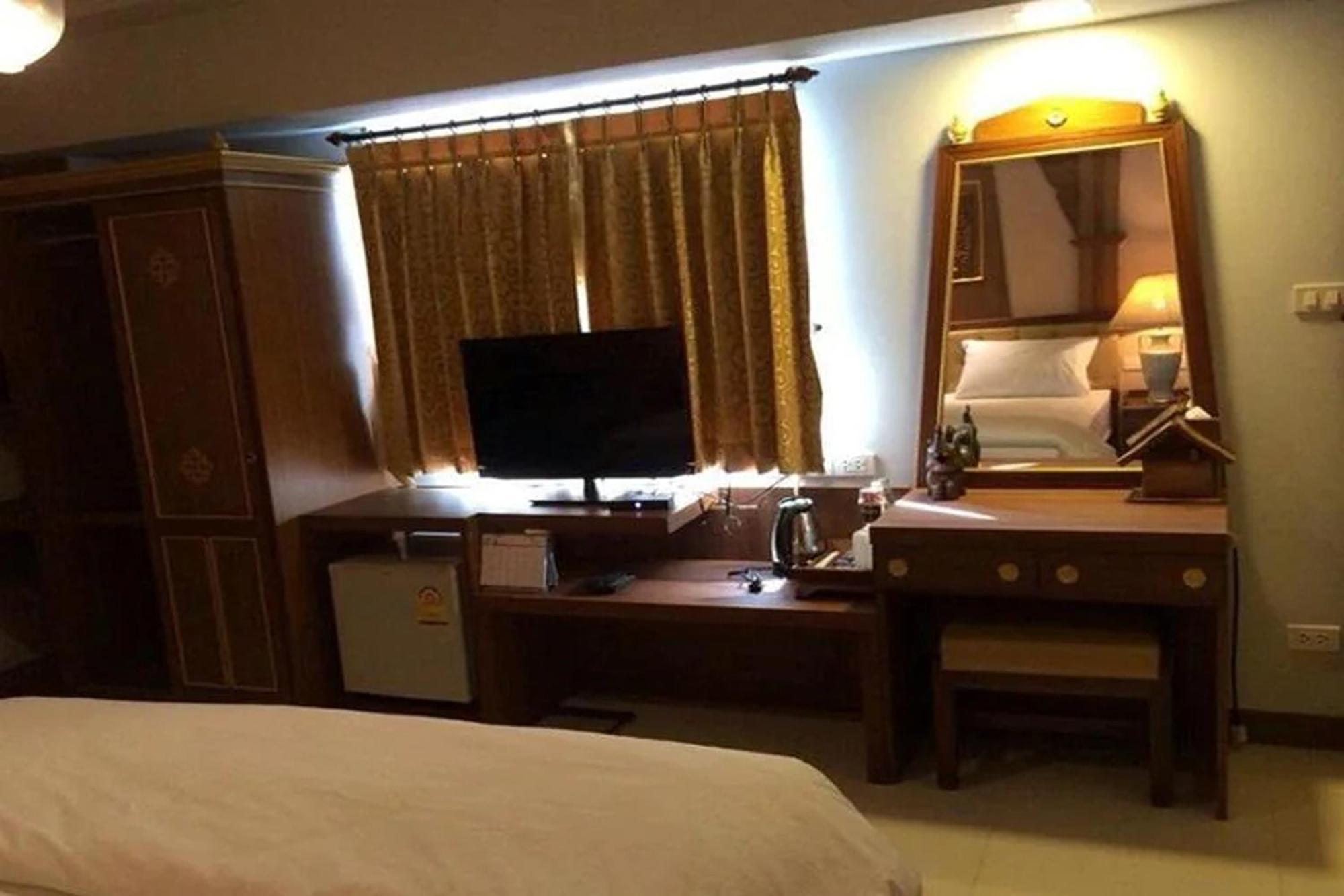 Kim Hotel At Morleng Bangkok Luaran gambar